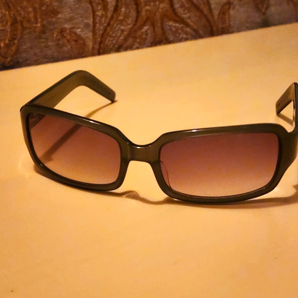 Diane Von Furstenberg. Green Sunglasses